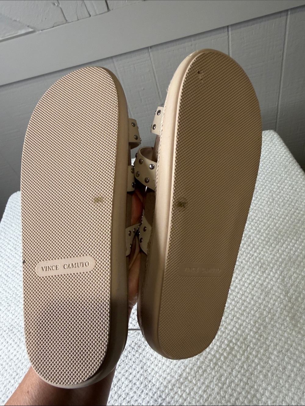 Vince Camuto Ciandra Studded Slide Sandals Sago Beige Buckle Flat Sz 10 - Picture 3 of 10